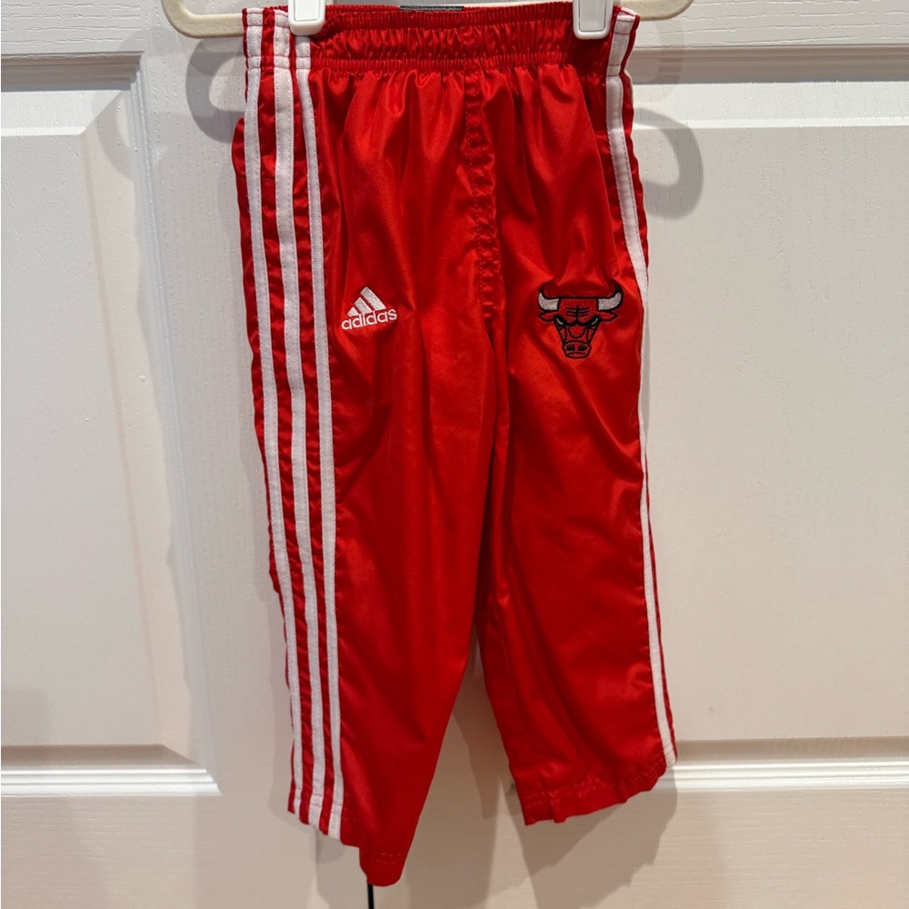 Adidas Chicago Bulls Jacket & Joggers Size 2T - Picture 3 of 5